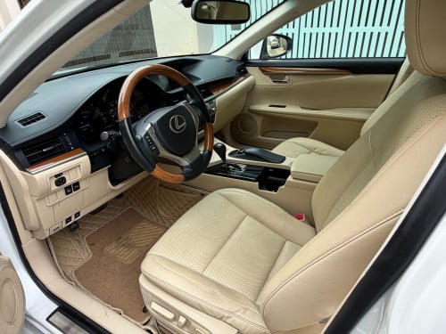 Lexus ES 300H Full option 2014