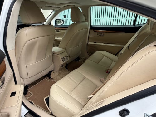 Lexus ES 300H Full option 2014