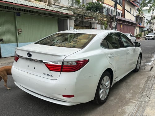 Lexus ES 300H Full option 2014