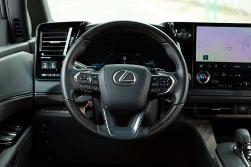 Lexus LM350h