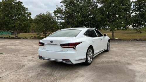 LEXUS LS500h 2018 HYBRID FULL OPTION