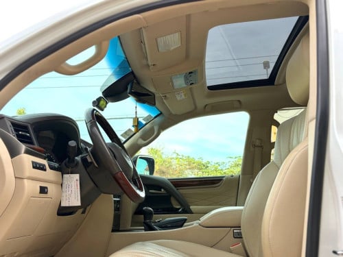 LEXUS LX570 2021 Black Edition New 99%