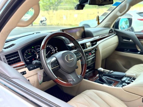 LEXUS LX570 2021 Black Edition New 99%