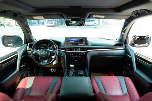 Lexus LX570