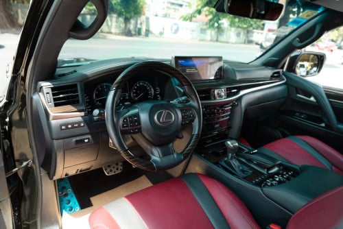 Lexus LX570