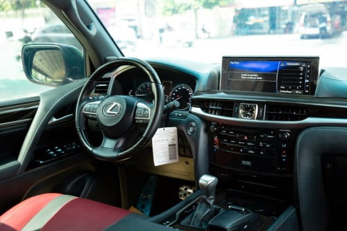Lexus LX570