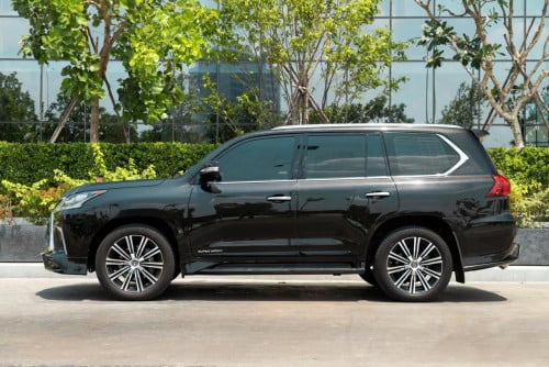 Lexus LX570
