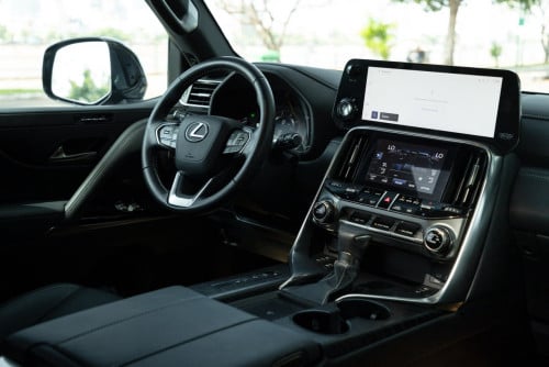 Lexus LX600 2023