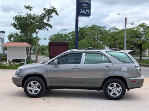 Lexus RX 300 ឆ្នាំ2000 ប៉ុង2 ប្រើសាំងហ្គាសតម្លៃចរចារបាន