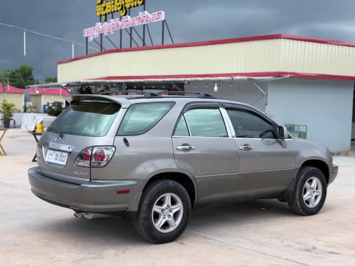 Lexus RX 300 ឆ្នាំ2000 ប៉ុង2 ប្រើសាំងហ្គាសតម្លៃចរចារបាន