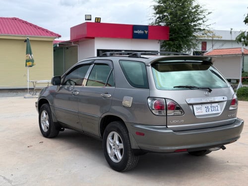 Lexus RX 300 ឆ្នាំ2000 ប៉ុង2 ប្រើសាំងហ្គាសតម្លៃចរចារបាន