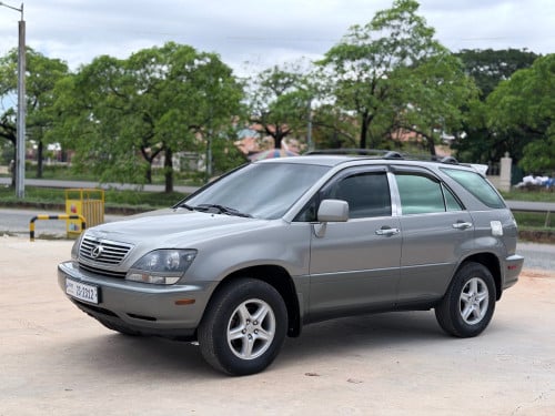 Lexus RX 300 ឆ្នាំ2000 ប៉ុង2 ប្រើសាំងហ្គាសតម្លៃចរចារបាន