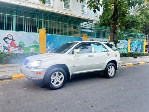 Lexus Rx 300 2001 Pong 1 ឡានស្អាតណាស់ អត់បុក អត់ប៉ះ ម្ចាស់ដើមទី១