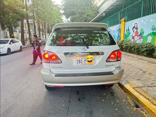 Lexus RX 300 2001 pong 1 ថ្មីណាស់ ម្ចាស់ដើមទី១ អត់បុក អត់ប៉ះ