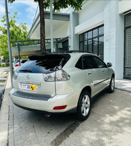 Lexus Rx 330 04 pong2 half full