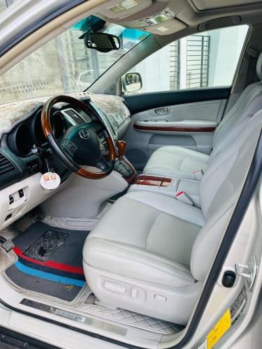 Lexus Rx 330 04 pong2 half full