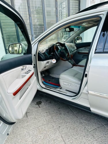 Lexus Rx 330 04 pong2 half full