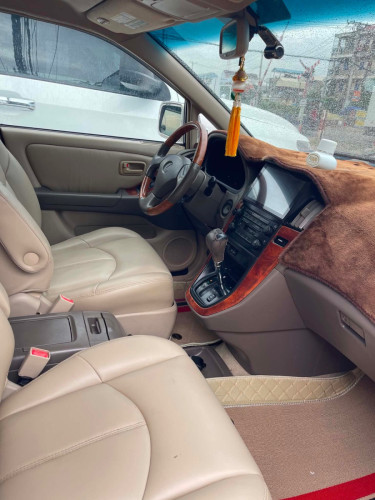 Lexus Rx300ឆ្នាំ1999ប៉ុង2ឡានថ្មីលក់8400ចចារ