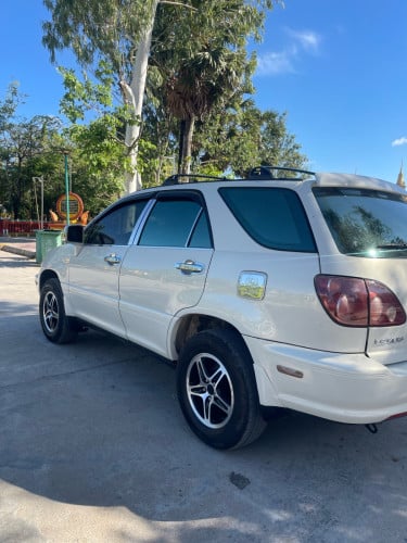 Lexus Rx300ឆ្នាំ1999ប៉ុង2ឡានថ្មីលក់8400ចចារ