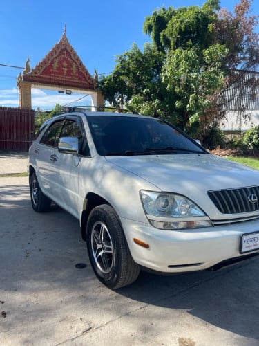Lexus Rx300ឆ្នាំ1999ប៉ុង2ឡានថ្មីលក់8400ចចារ