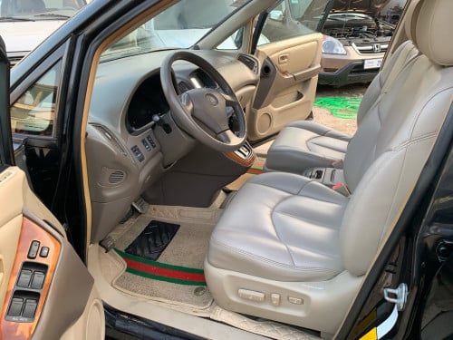 Lexus Rx300 ឆ្នាំ 2000 ប៉ុង1