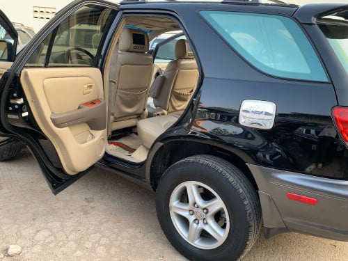 Lexus Rx300 ឆ្នាំ 2000 ប៉ុង1