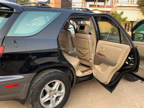 Lexus Rx300 ឆ្នាំ 2000 ប៉ុង1