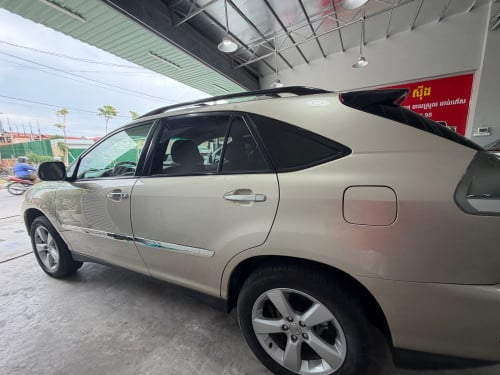 Lexus RX330 ប៉ុង1