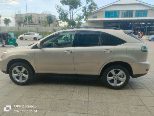 Lexus Rx330 ឆ្នាំ ០5 ប៉ុង  2  ពាក់កណ្ដាល ហ្វូល