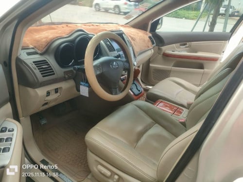 Lexus Rx330 ឆ្នាំ ០5 ប៉ុង  2  ពាក់កណ្ដាល ហ្វូល