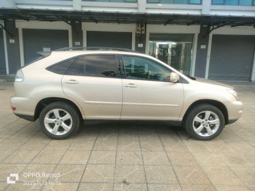 Lexus Rx330 ឆ្នាំ ០5 ប៉ុង  2  ពាក់កណ្ដាល ហ្វូល