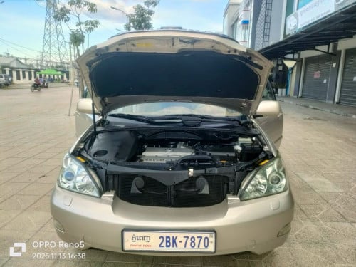 Lexus Rx330 ឆ្នាំ ០5 ប៉ុង  2  ពាក់កណ្ដាល ហ្វូល