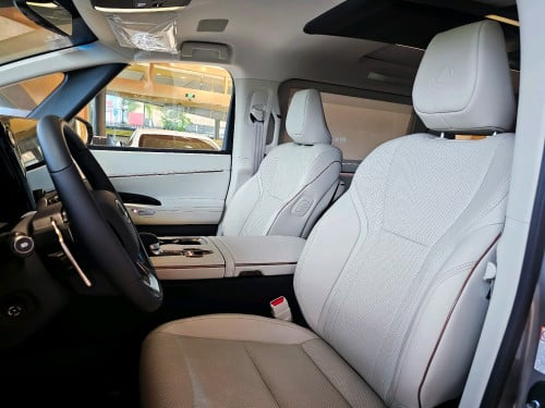 LM350h 7 Seaters/Titanium 2026 ស្តុកមានស្រាប់