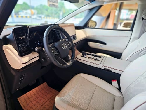 LM350h 7 Seaters/Titanium 2026 ស្តុកមានស្រាប់