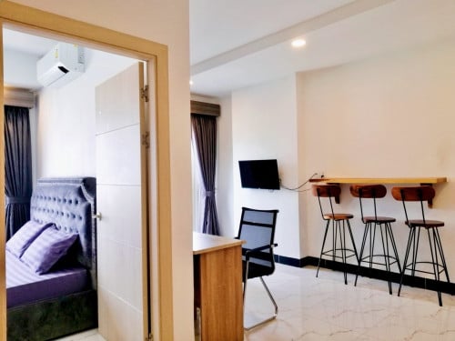 LUXURY 1-BEDROOM