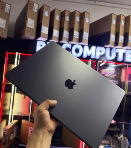 MacBook Pro 16 M3Pro 98%