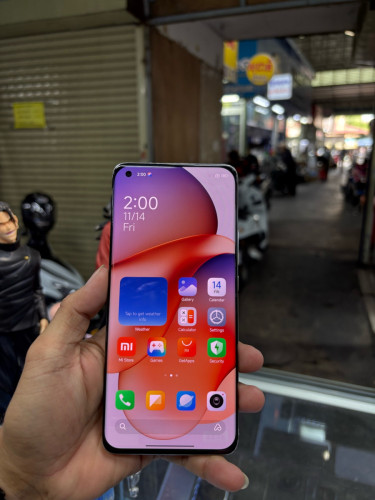 Mi11Utra 256G Ram12G Sim2 CH ដានអេក្រង់អត់ស្គេន