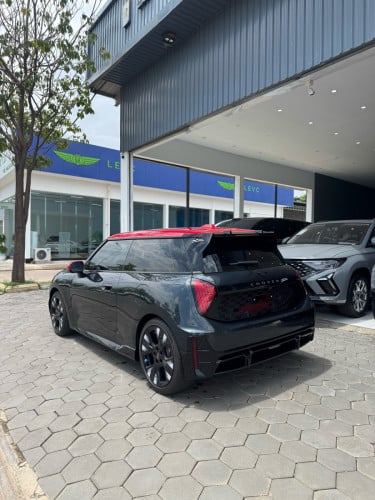 Mini cooper John cooper works electric 2025