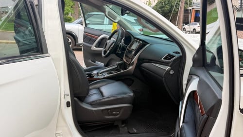 Mitsubishi pajero sport 017