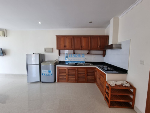 N089  | Boeng Trabek, 2 Bedrooms Apartment For Rent with Car Park