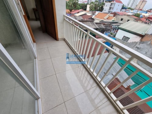 N089  | Boeng Trabek, 2 Bedrooms Apartment For Rent with Car Park