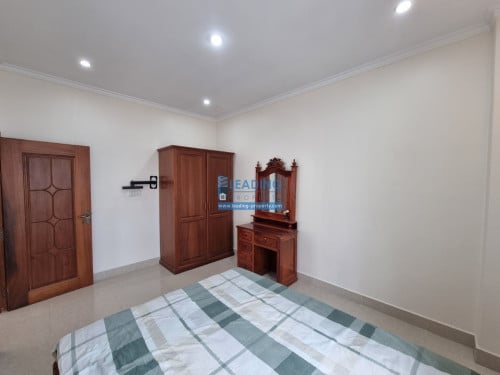 N089  | Boeng Trabek, 2 Bedrooms Apartment For Rent with Car Park