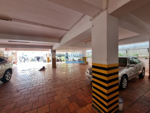 N089  | Boeng Trabek, 2 Bedrooms Apartment For Rent with Car Park