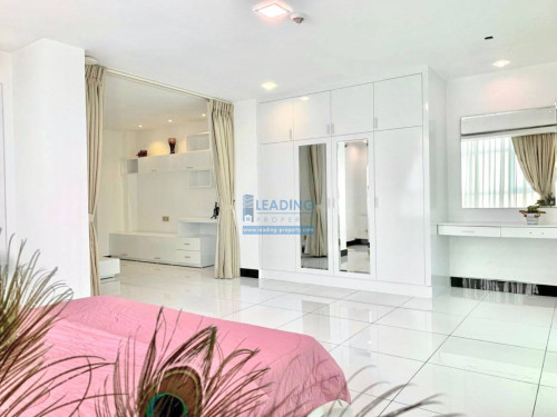 N506 | 3 Bedrooms Penthouse Apartment For Rent in BKK3 with gym and pool