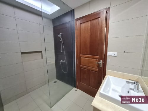 N636  | Boeng Trabek, Rooftop Swimming Pool 1 Bedroom Apartment For Rent Free Serv