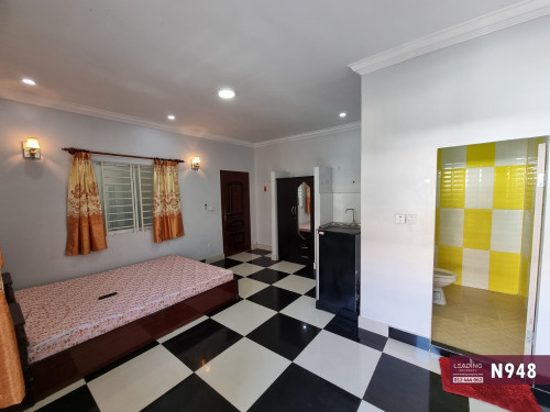 N948 | Elevator Studio Apartment with Private Balcony For Rent Near Central Market