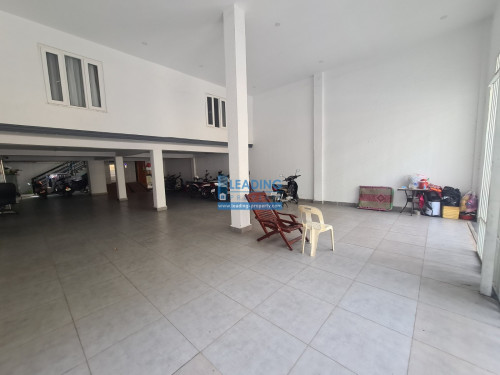 N960 | Western Bright and Clean 1 Bedroom Apartment For Rent in Boeng Trabek Area