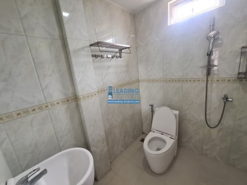 N971 | Elevator Western 1 Bedroom Apartment For Rent Near Russian Market Free Wifi