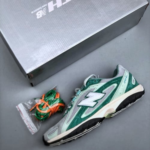 New Balance 204L Sneakers