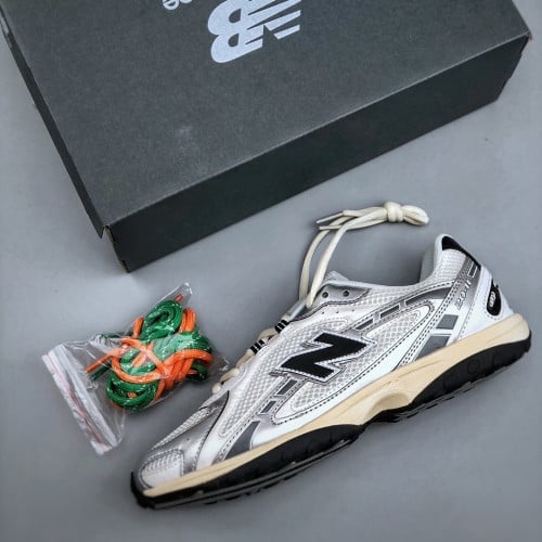New Balance 204L Sneakers
